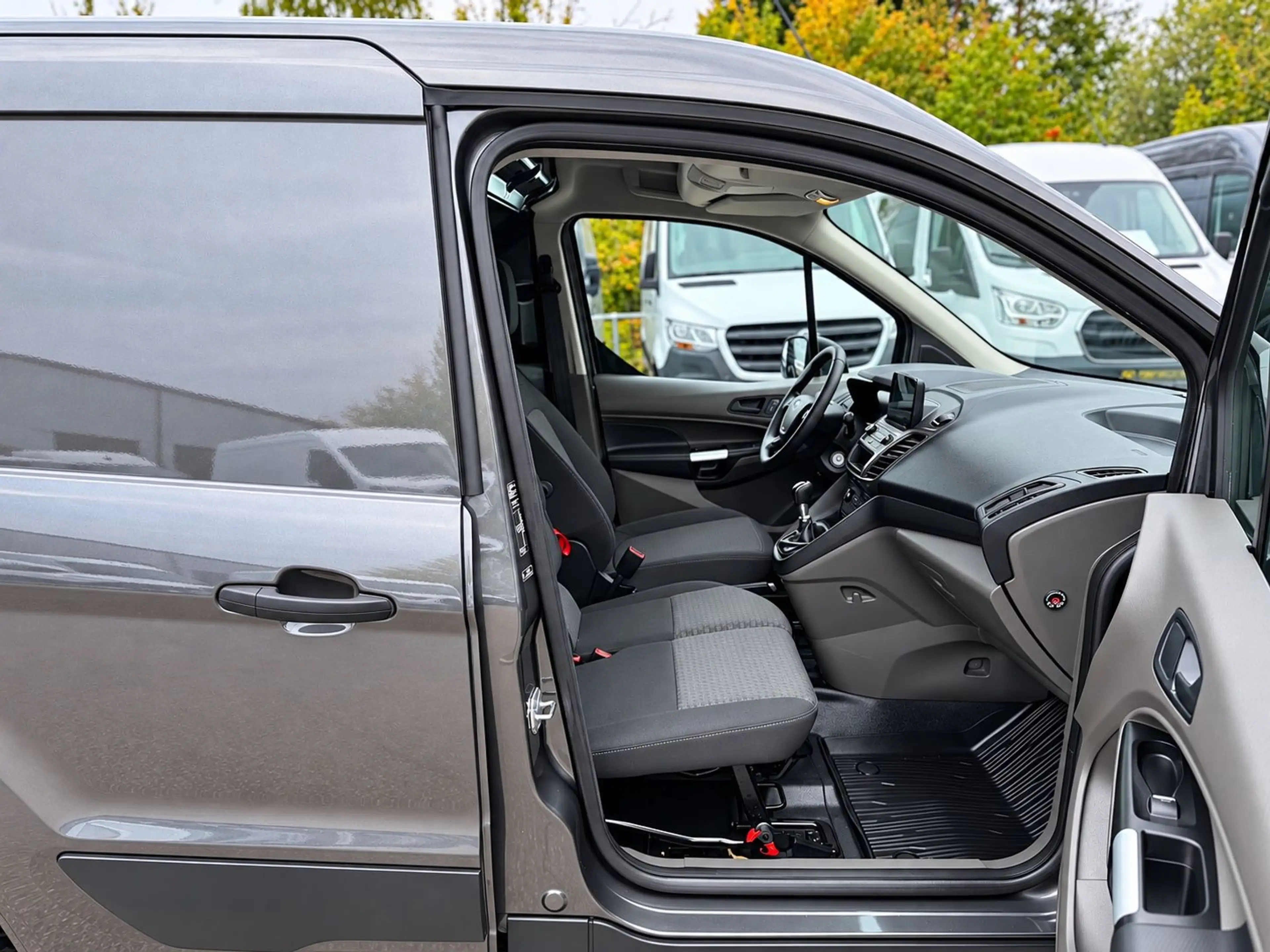 Ford Transit Connect L1 KLIMA NAVI KAMERA SHZ 1HAND — photo 9