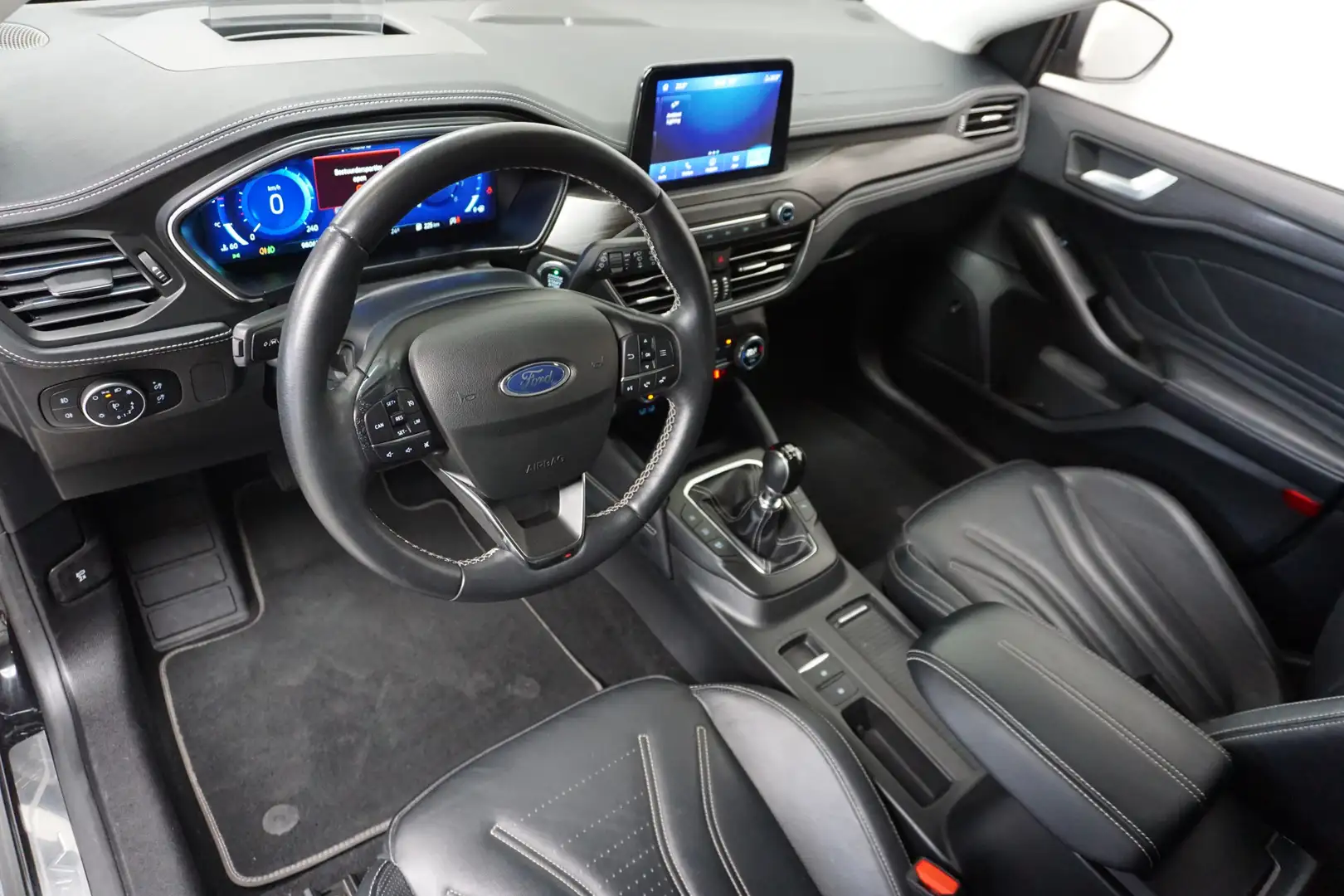 Ford Focus 1.0 EcoBoost Hybrid Vignale LEER LED B&O HEAD UP V Zwart - 2