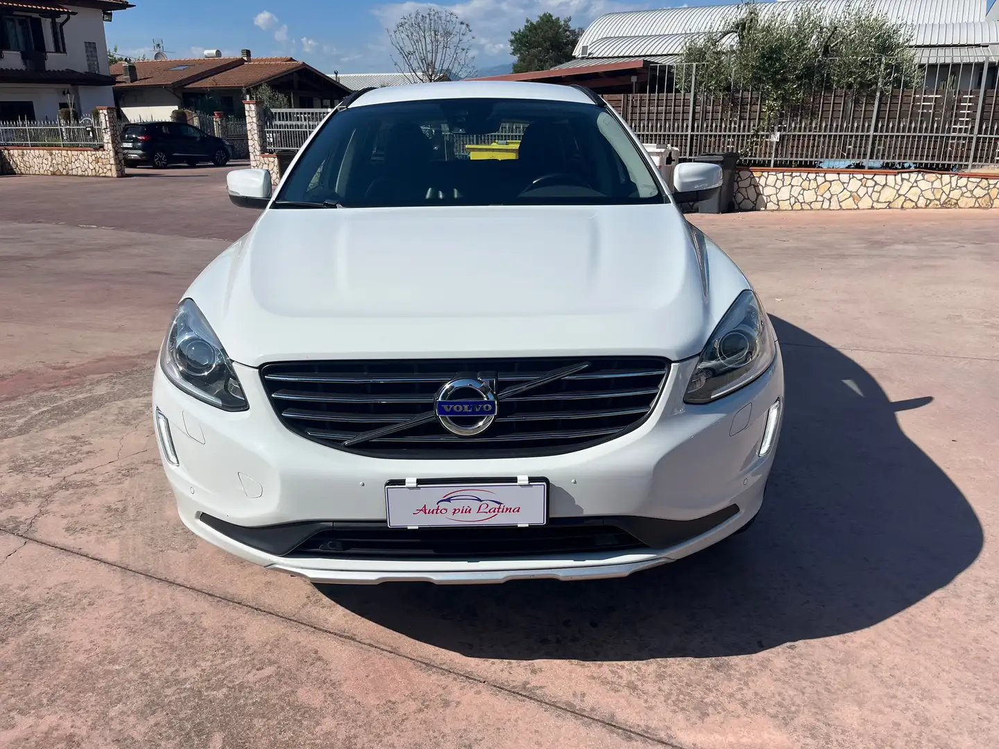 Volvo XC60 XC60 I 2014 2.4 d4 Momentum awd 181cv geartronic Bianco - 2