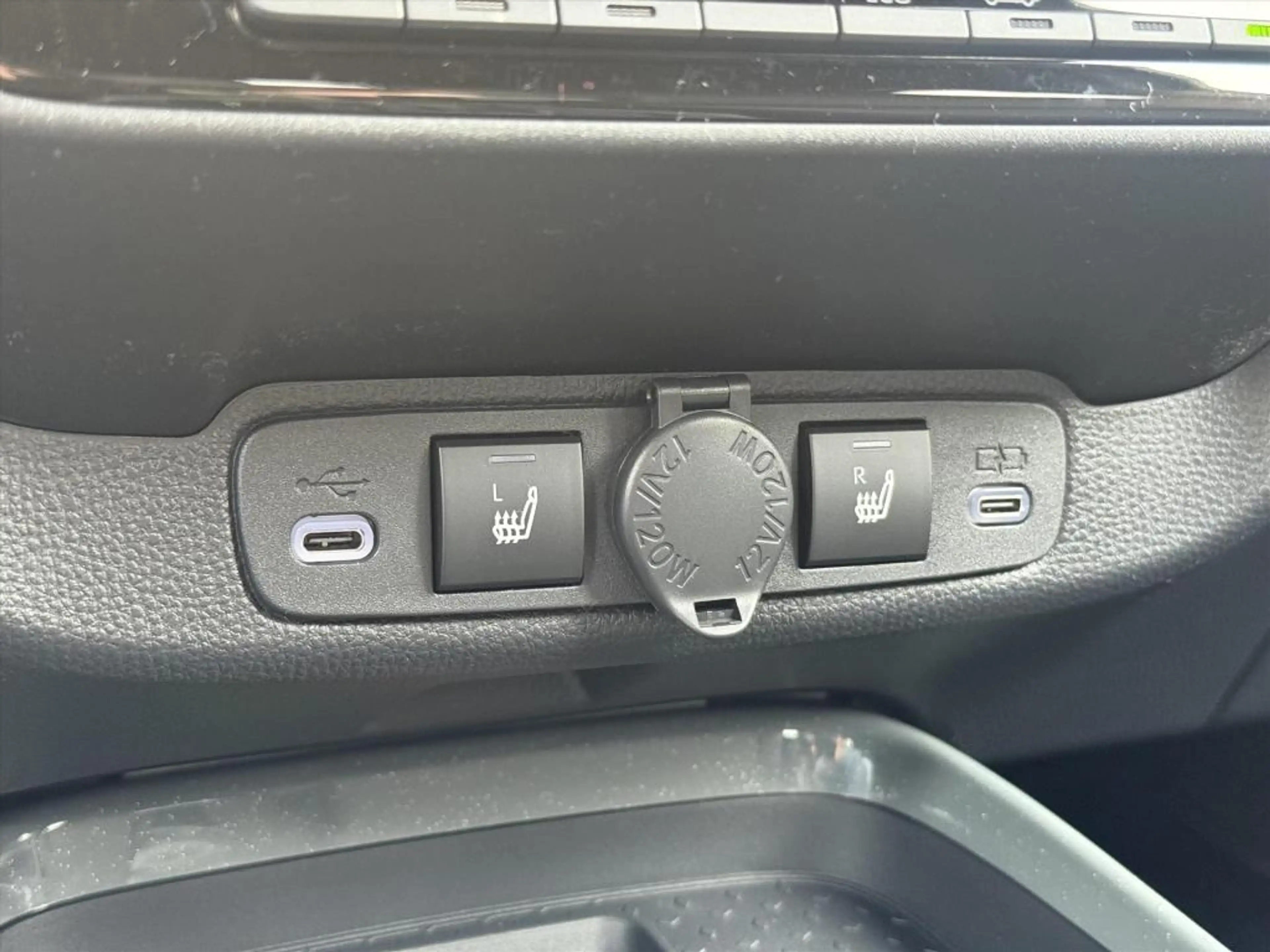 Toyota Aygo X 1.5 Hybrid Pulse Plus | Tarragon, Bi-Tone, Stoelve — photo 27