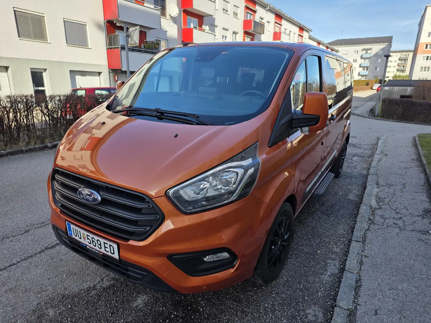 Ford Transit Custom Variobus 2,0 TDCI L2H2 320 Trend Orange - 1