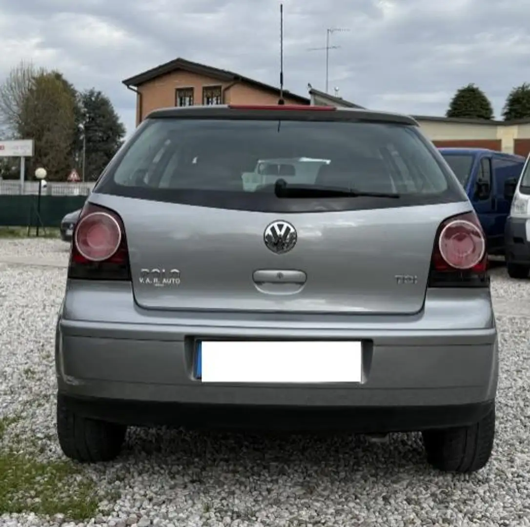Volkswagen Polo Polo 5p 1.4 tdi Comfortline Grijs - 2