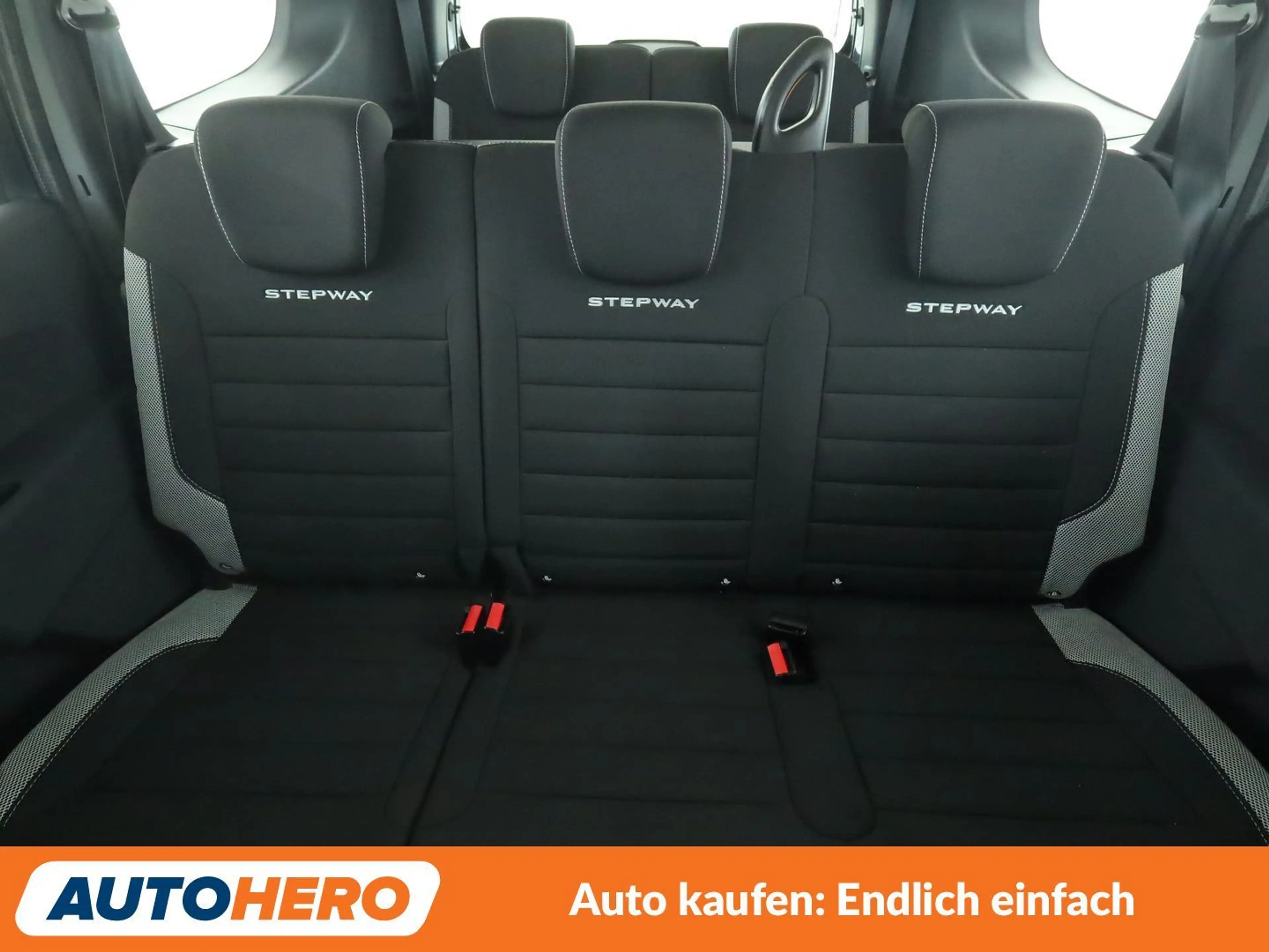 Dacia Lodgy 1.3 TCe Stepway *NAVI*TEMPO*LIMITER*CAM* — photo 15