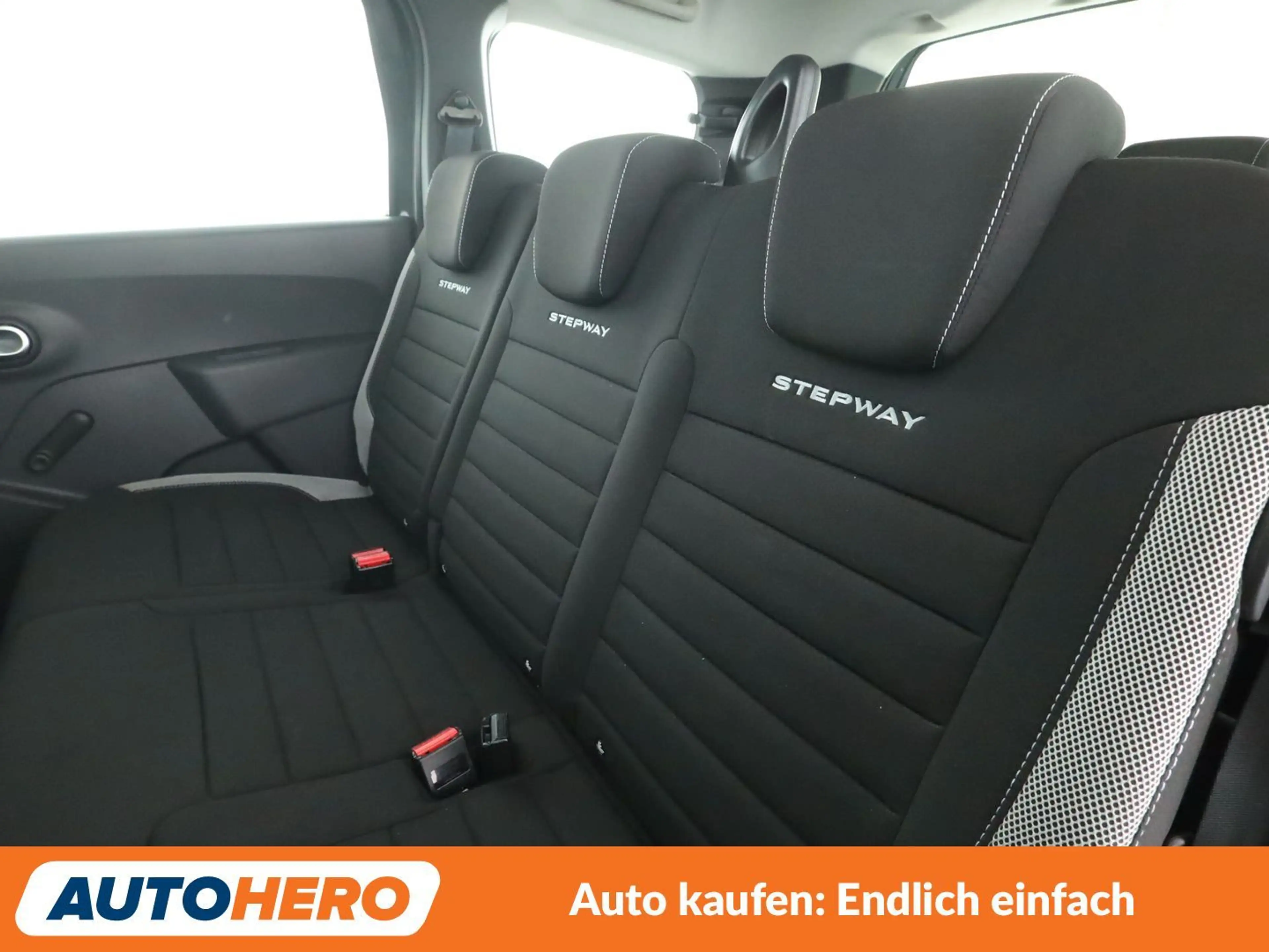 Dacia Lodgy 1.3 TCe Stepway *NAVI*TEMPO*LIMITER*CAM* — photo 14