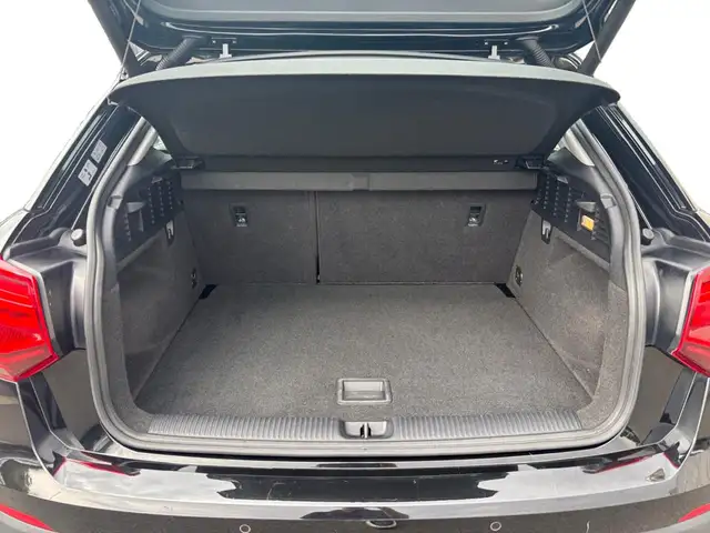 Audi Q2 view 12