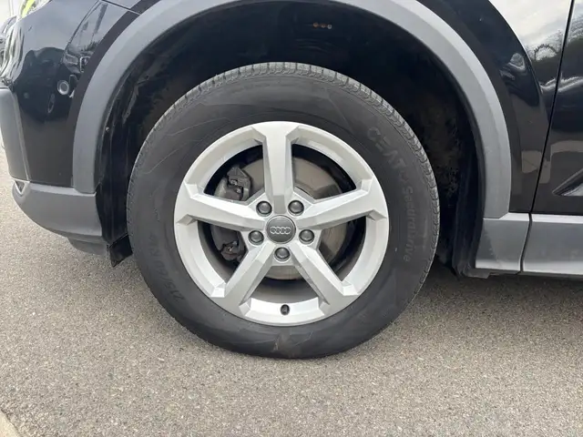 Audi Q2 view 4