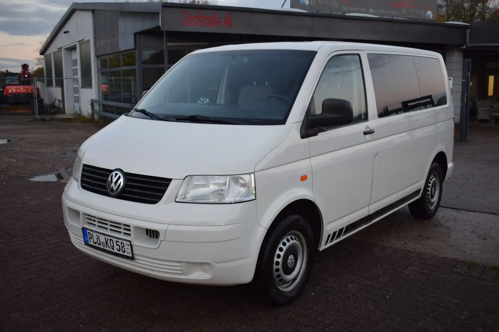 Volkswagen T5 Transporter Kasten-Kombi SEHR VIEL NEU Weiß - 2