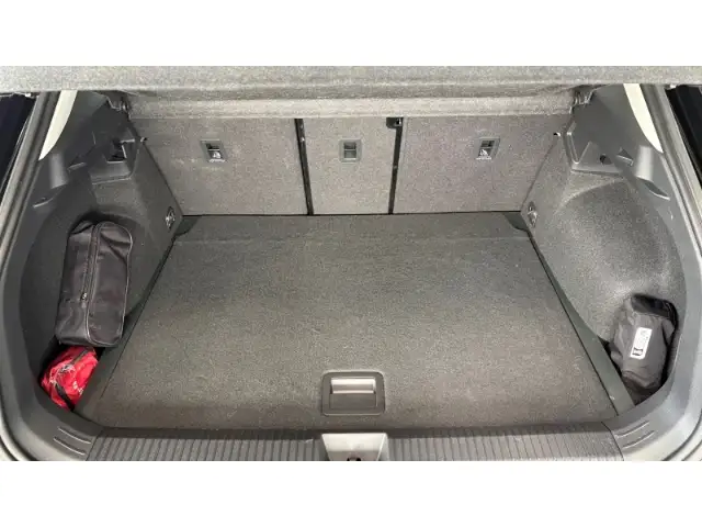 Volkswagen T-Roc view 6