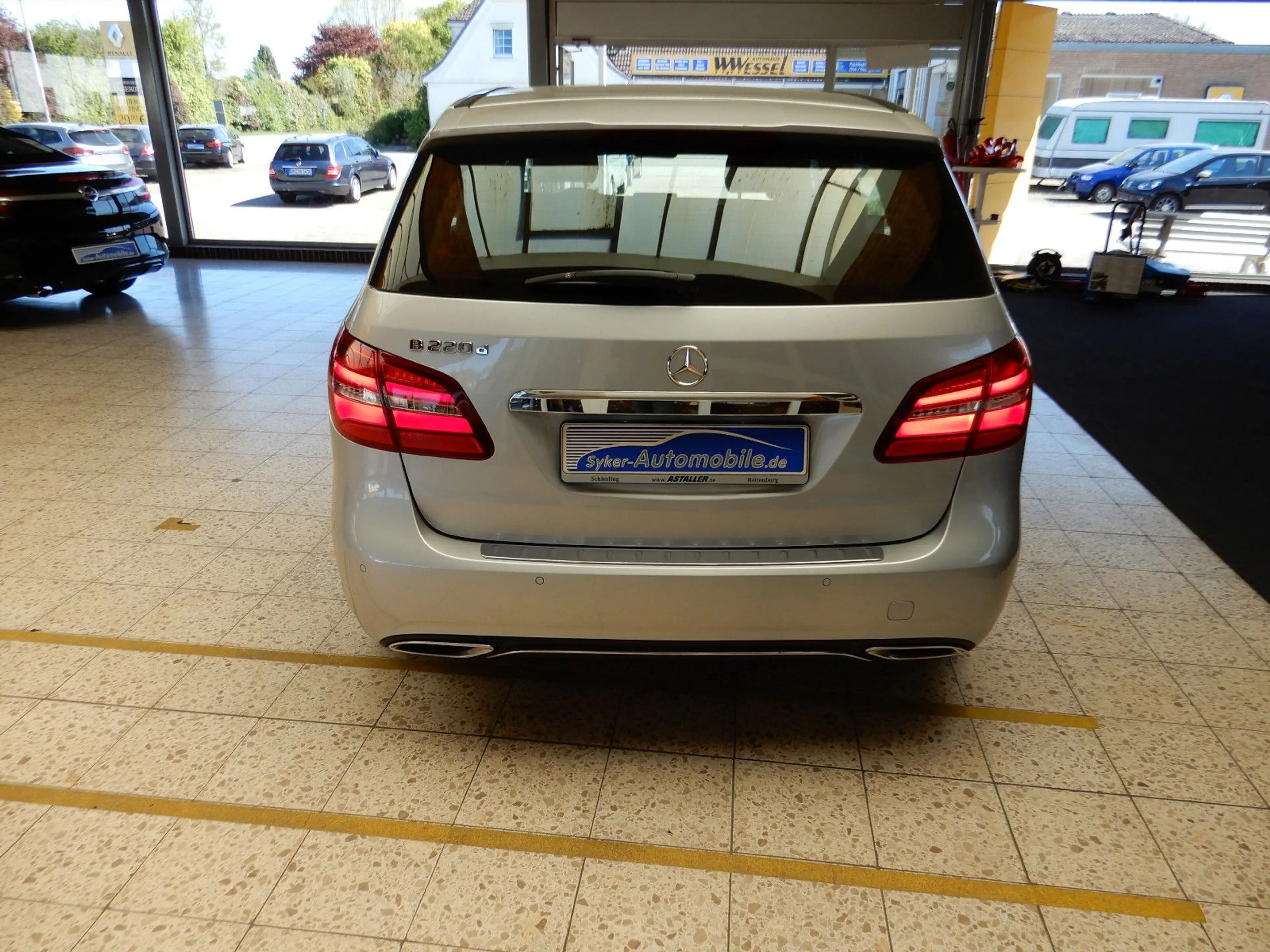 Mercedes-Benz B 220 d DCT, AHK,Panoramadach — photo 6
