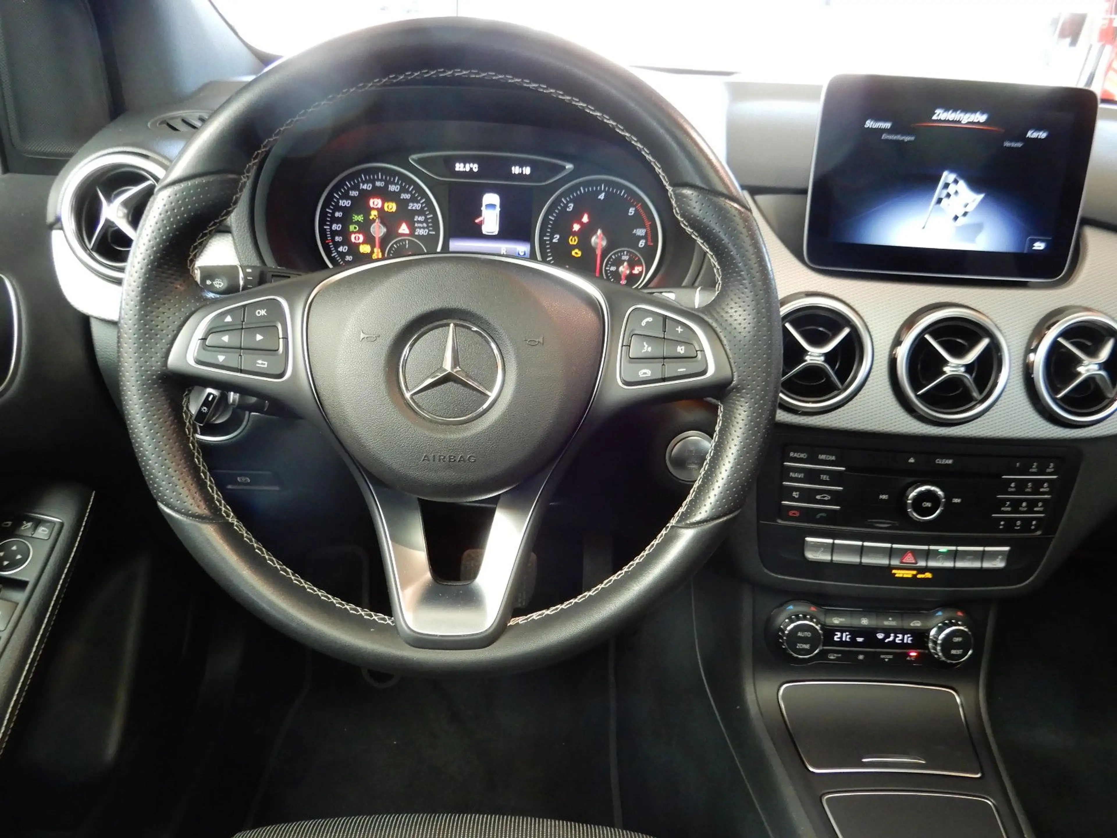 Mercedes-Benz B 220 d DCT, AHK,Panoramadach — photo 11