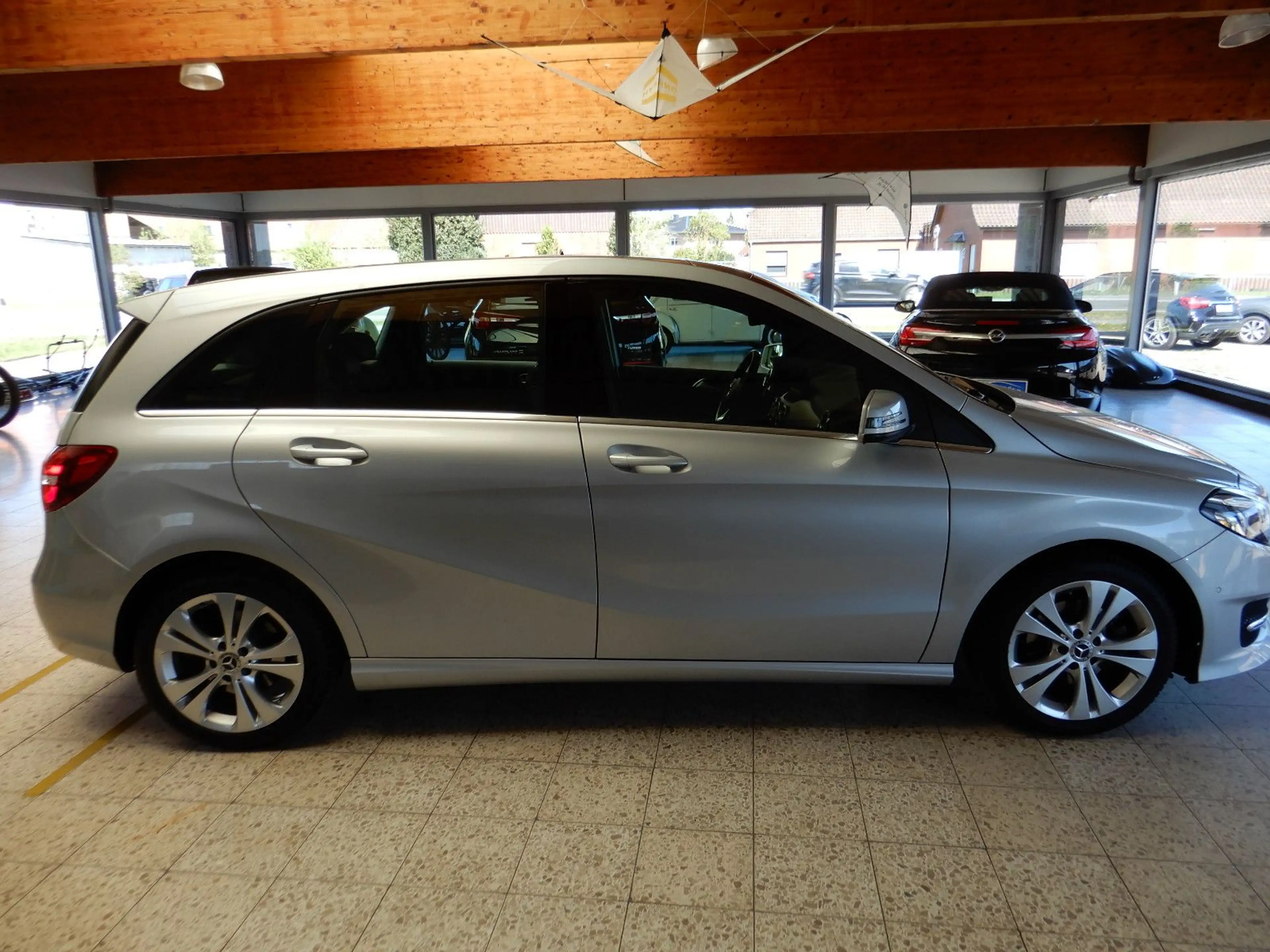 Mercedes-Benz B 220 d DCT, AHK,Panoramadach — photo 4
