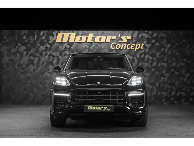 Porsche Cayenne view 4