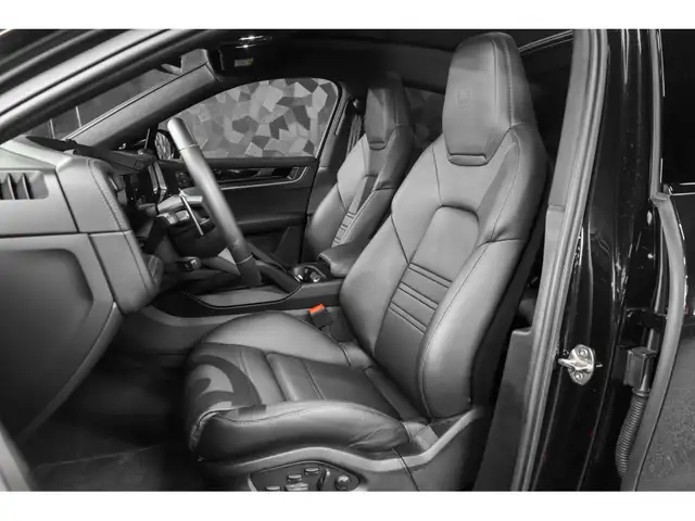Porsche Cayenne view 9