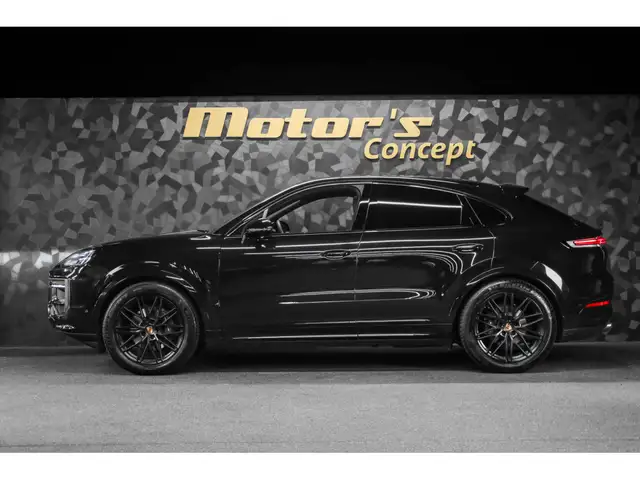 Porsche Cayenne view 2