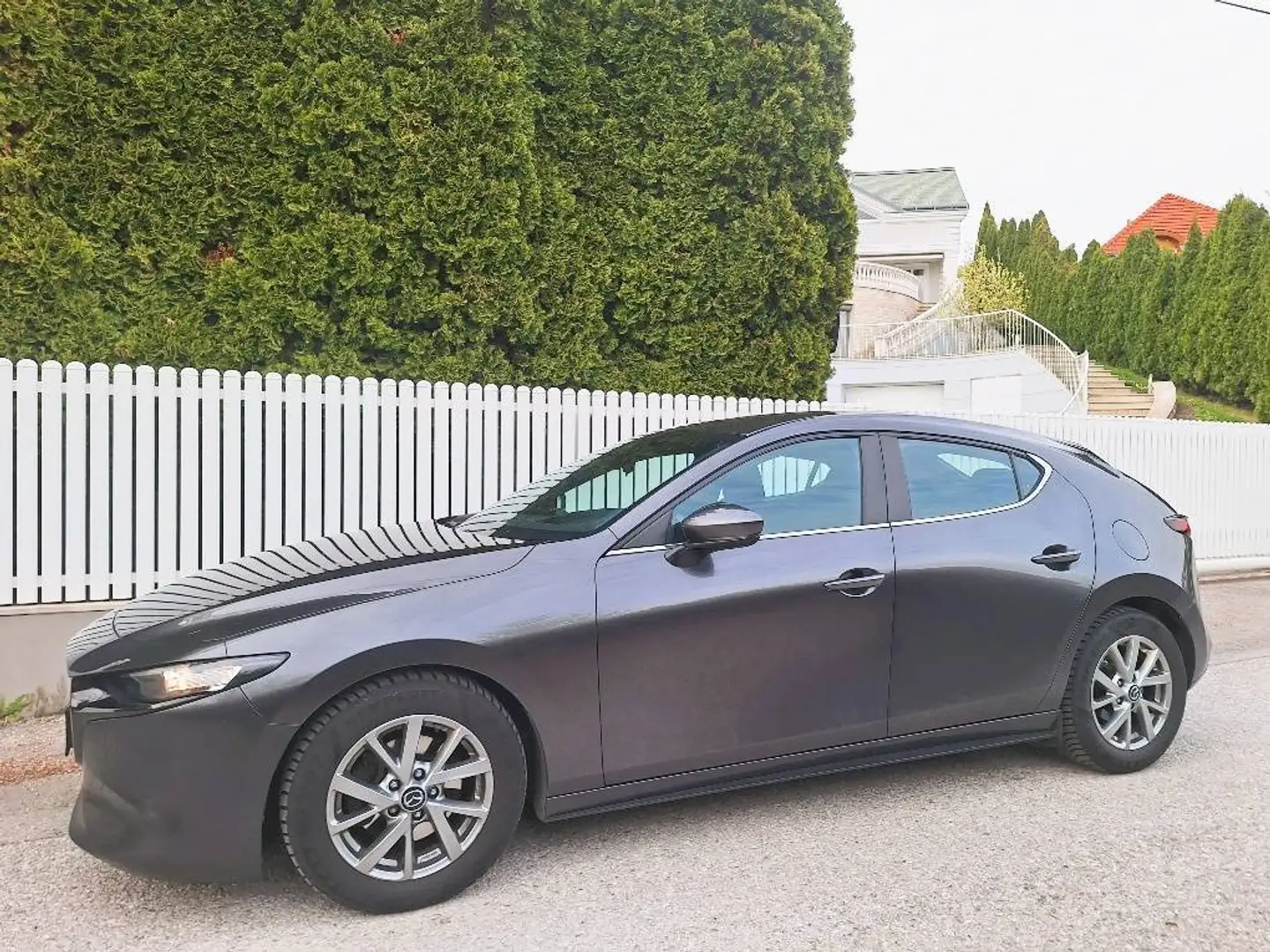 Mazda 3 Mazda 3 Skyactiv-G122 Comfort (4 1/2 Jahre alt & Scheckheftgepflegt bei Mazda Rainer) Grau - 1