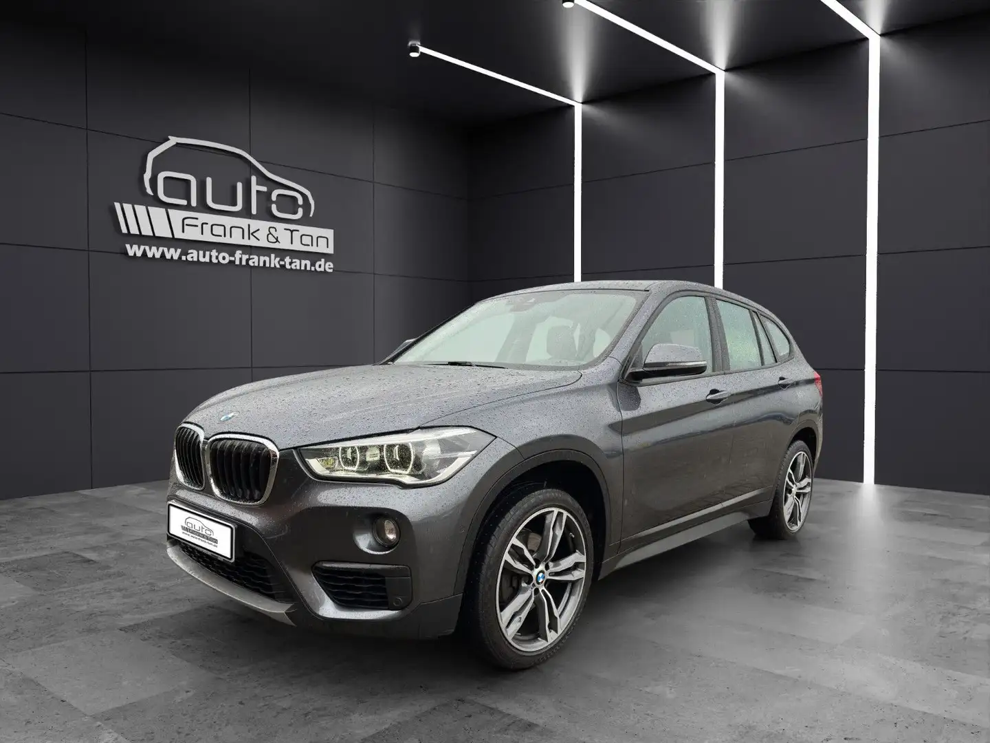 BMW X1 xDrive 18 d Advantage*Navi*SitzHZ*LED*PDC* Grau - 1