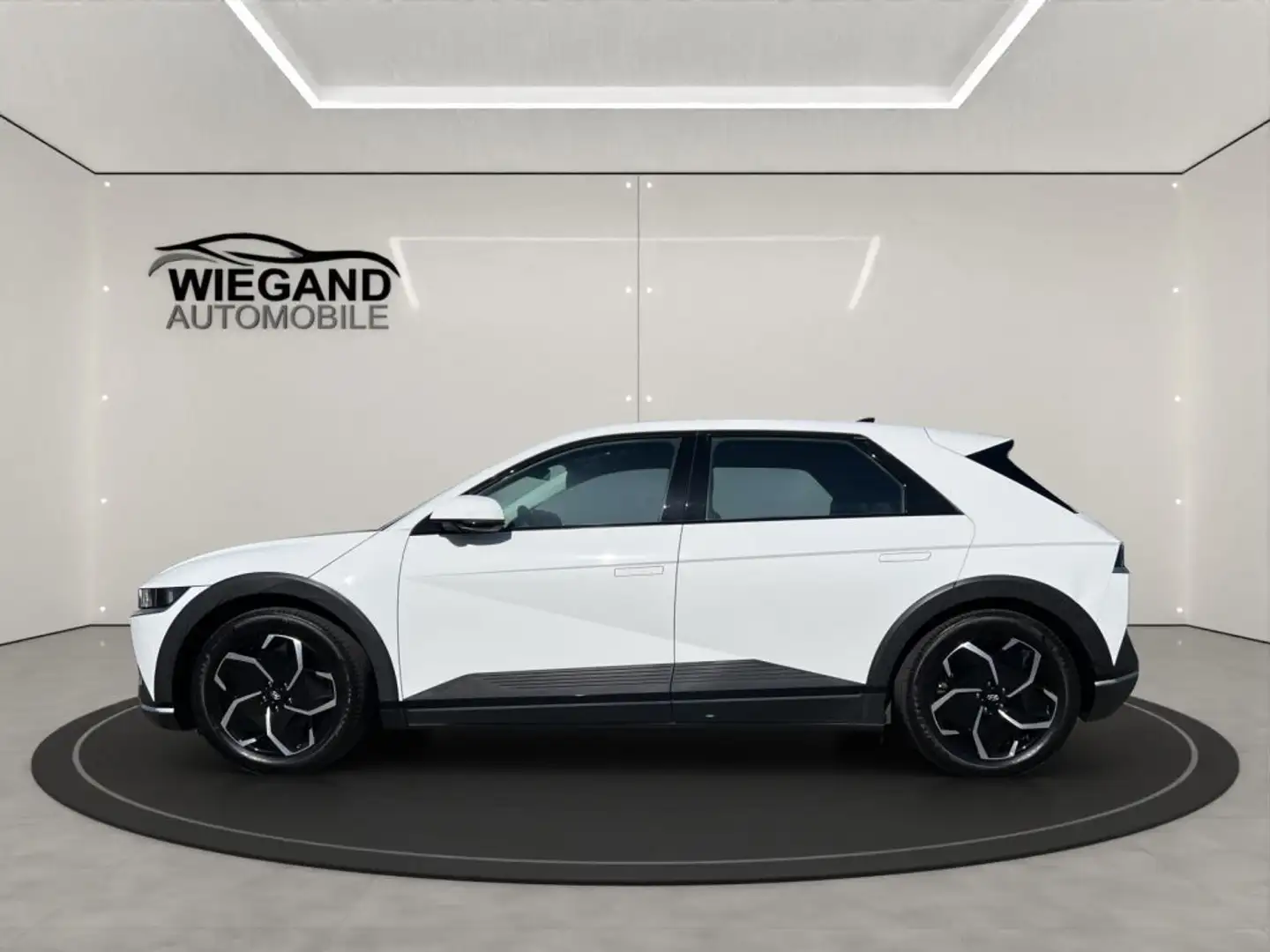 Hyundai IONIQ 5 72,6 kWh +WÄRMEPUMPE+Dynamiq +RFK+NAVI+ Weiß - 2