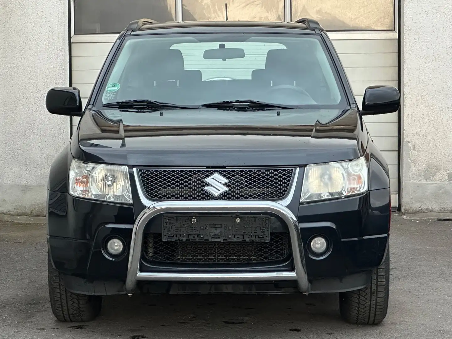 Suzuki Grand Vitara 1.6 4x4*KLIMA*SHZ*AHK*2.HAND*TÜVNEU Schwarz - 2