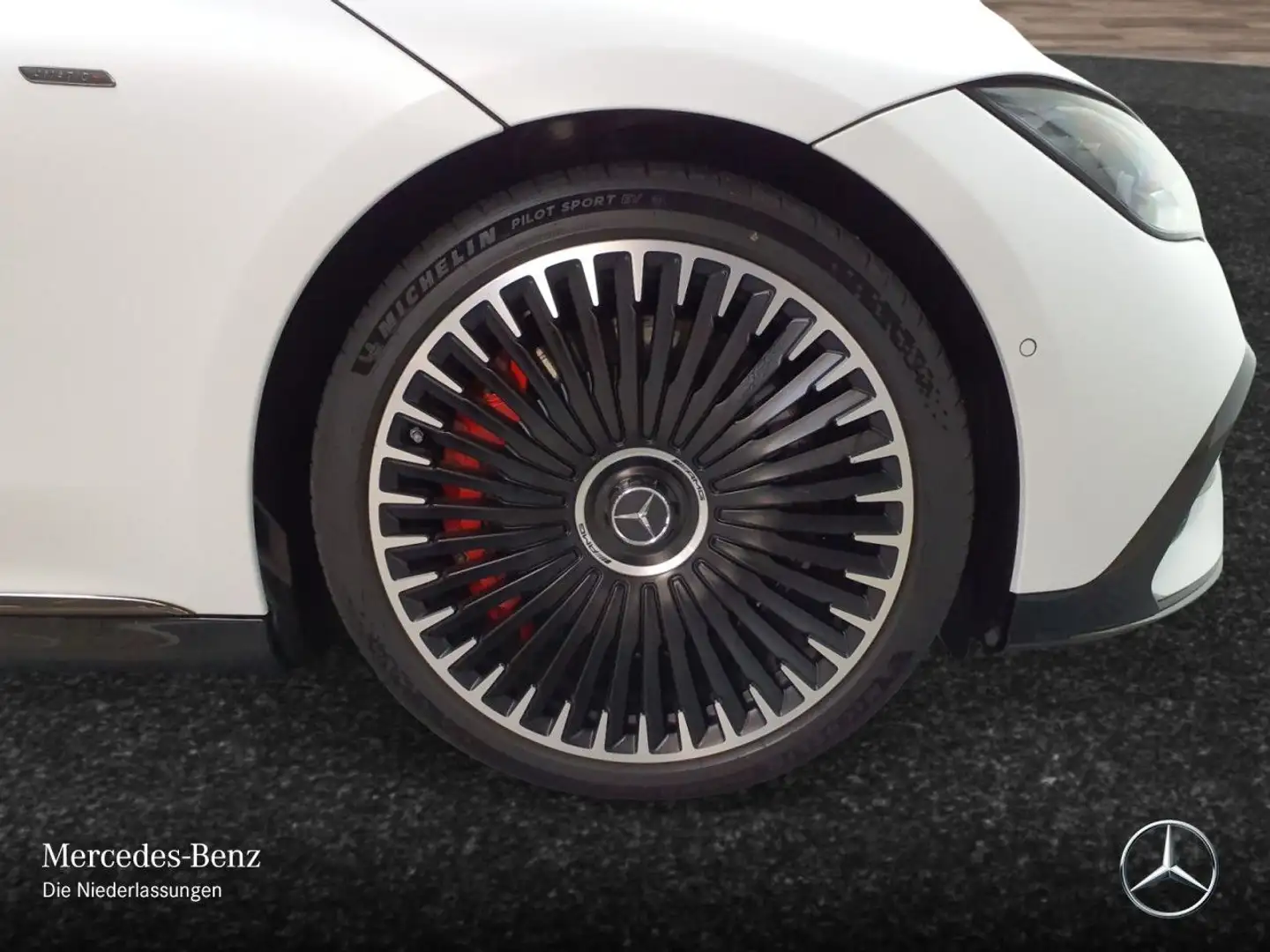 Mercedes-Benz EQE 53 AMG 4M Driversp Fahrass Airmat Pano Distr. Weiß - 2