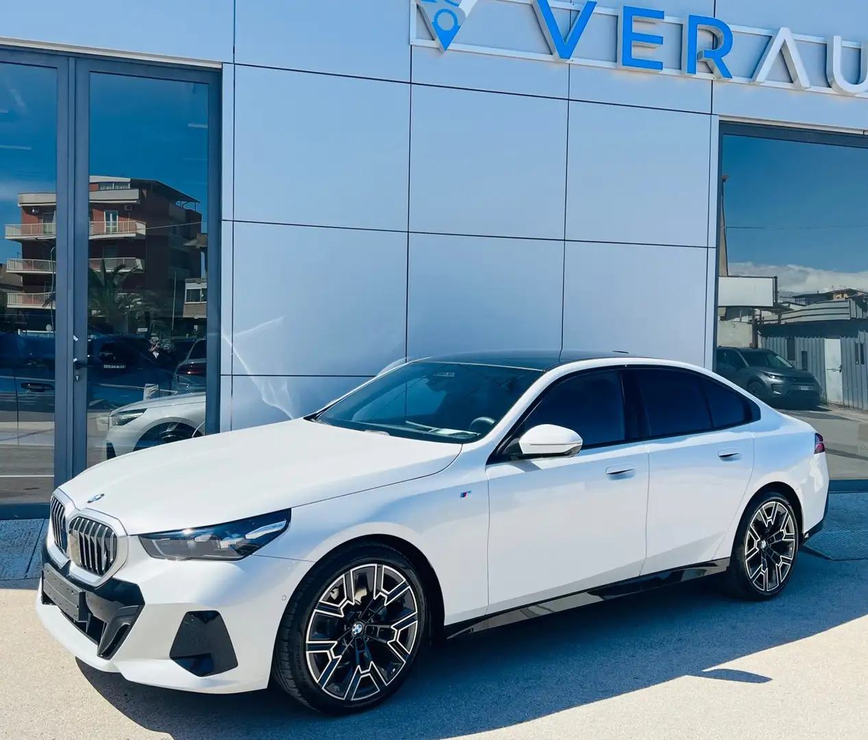BMW 520 d Msport Anticipo €13.900 noleggio no scoring Bianco - 1