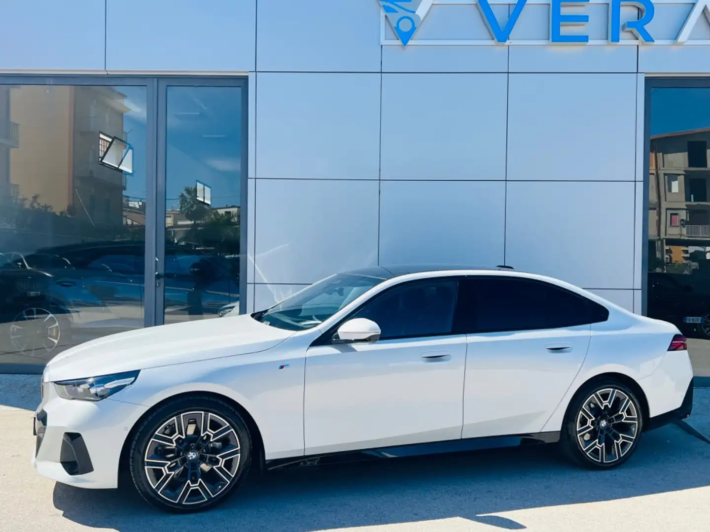 BMW 520 d Msport Anticipo €13.900 noleggio no scoring Bianco - 2