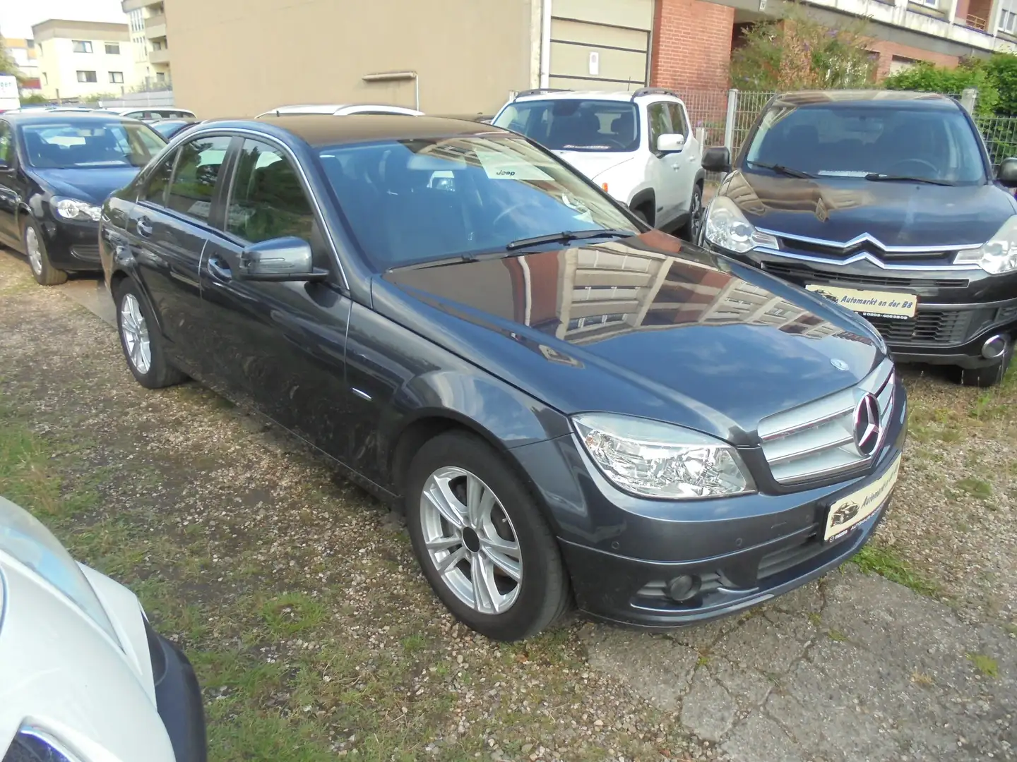 Mercedes-Benz C 180 BlueEFFICIENCY Avantgarde Klimatronik,AHK,3-Hand!! Grau - 1
