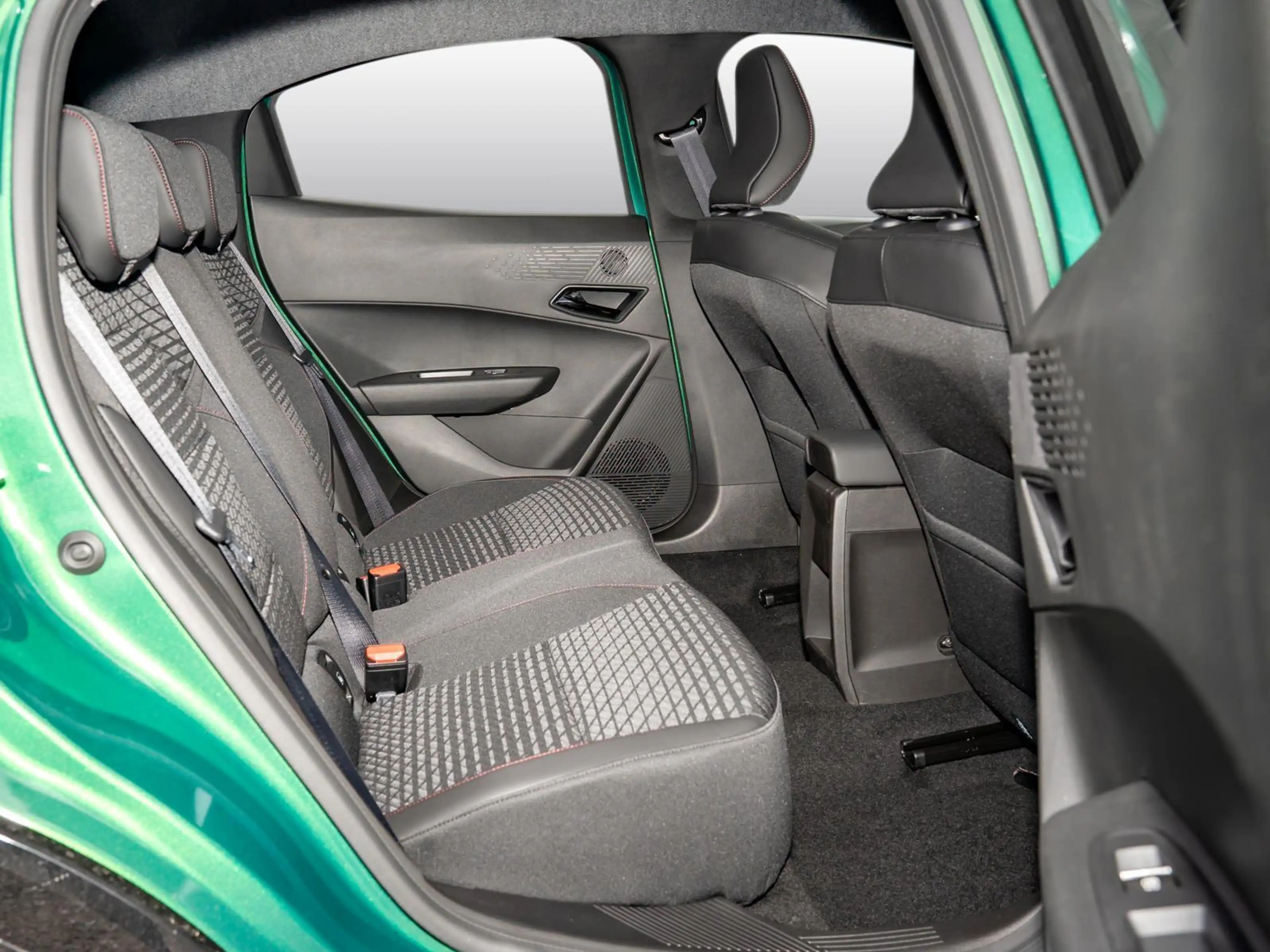 Renault Clio Techno TCe 115 EDC NAVI SHZ PDC KLIMA BT ZV — photo 4