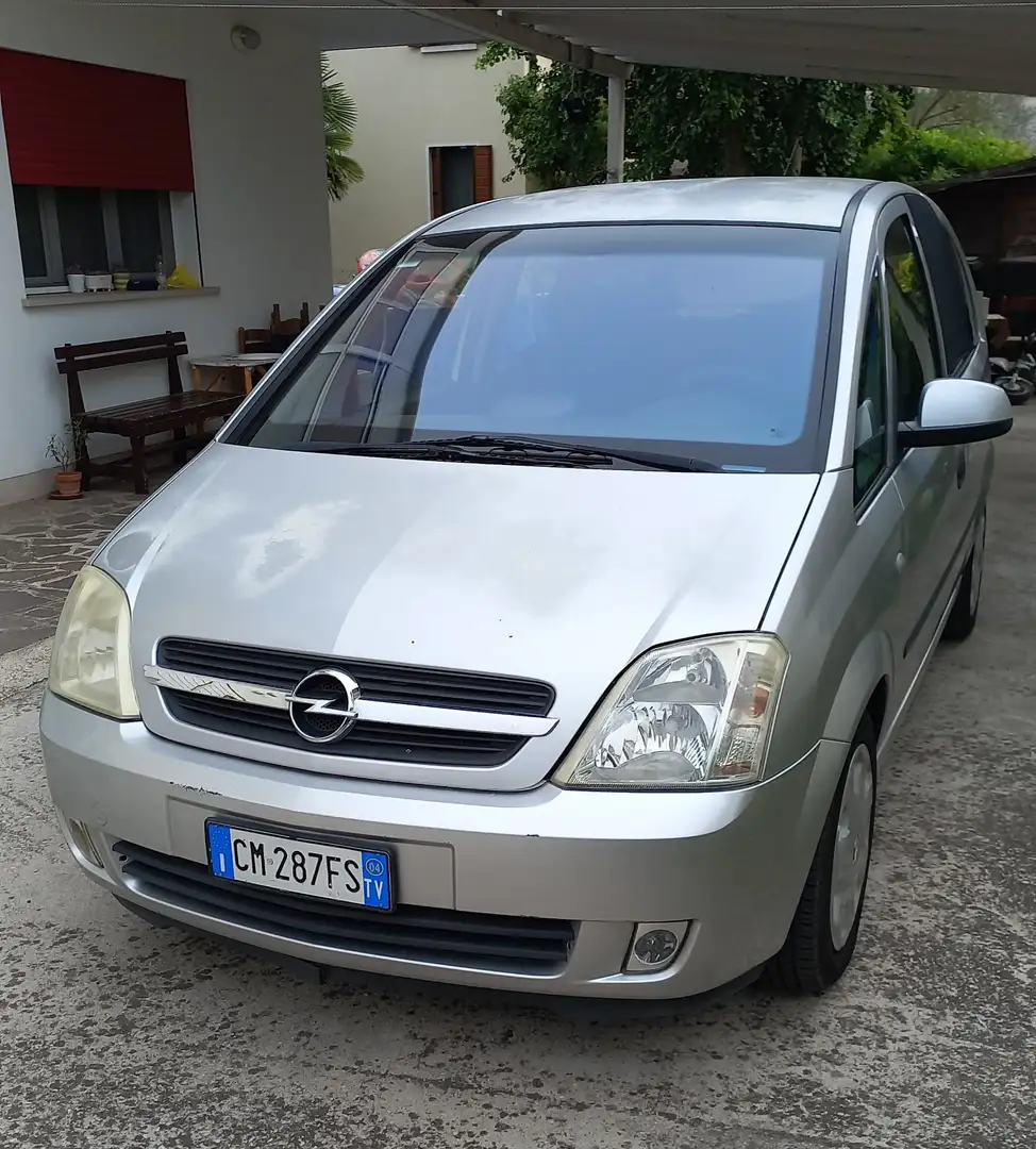 Opel Meriva 1.6 16v Cosmo easytronic con GPL - 1