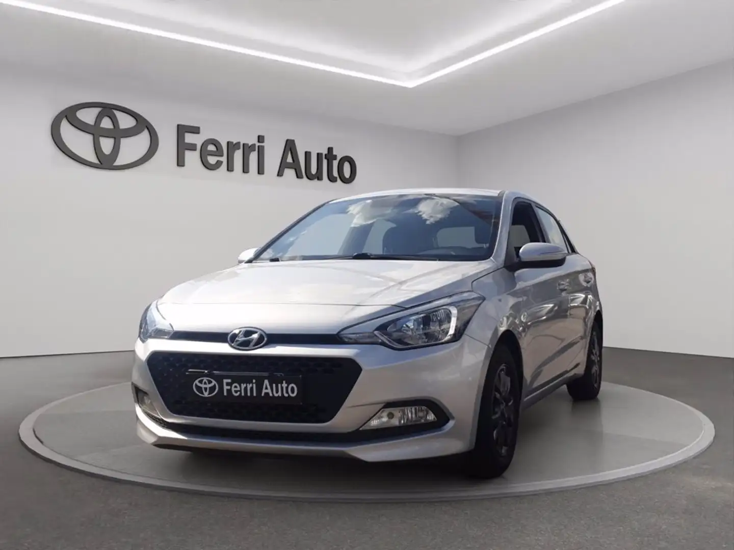 Hyundai i20 5p 1.2 blackline 75cv Grigio - 1