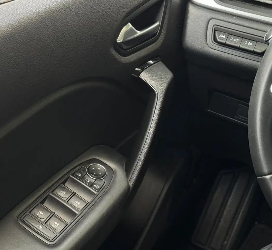 Renault Captur — photo 24