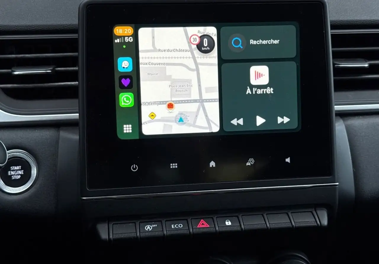 Renault Captur — photo 21