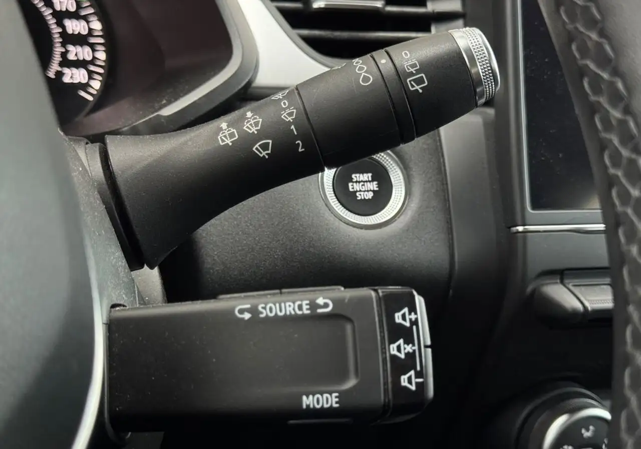 Renault Captur — photo 7