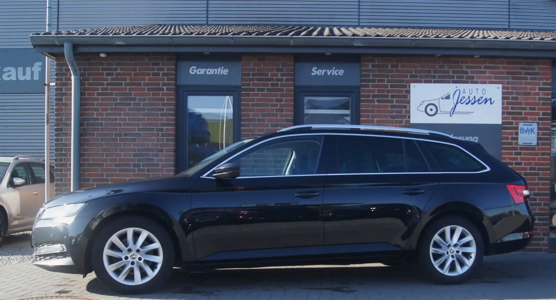 Skoda Superb Combi 2.0tdi Style DSG Ahk/LED/ACC/PDC Noir - 2