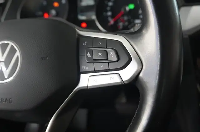Volkswagen Passat view 14