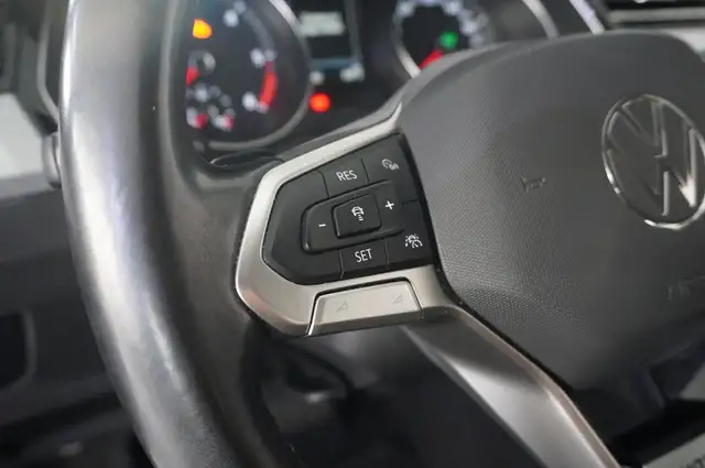 Volkswagen Passat view 15