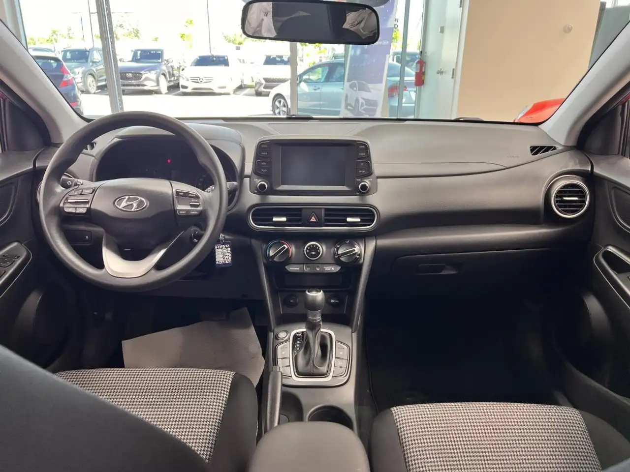 Hyundai KONA снимка Hyundai KONA