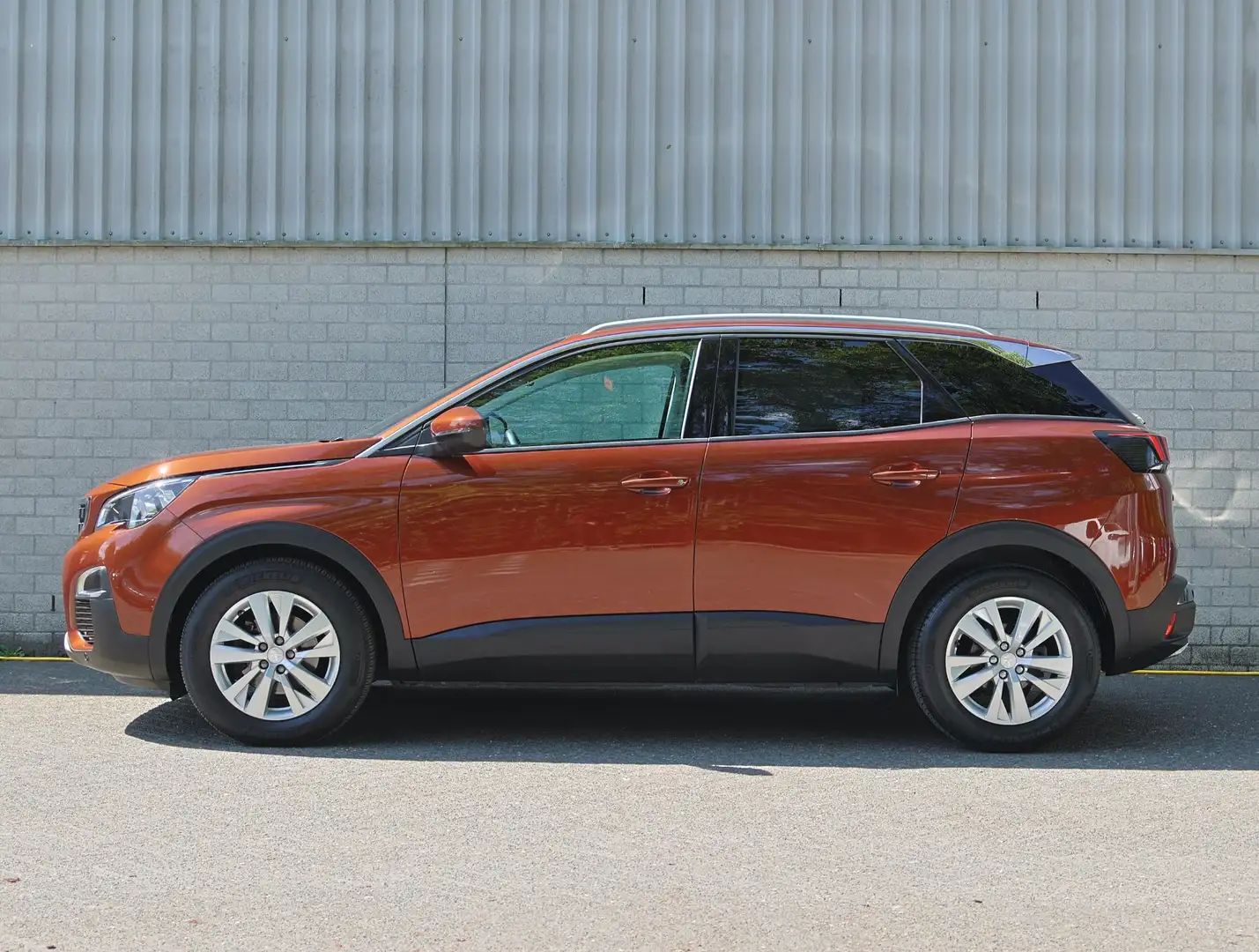 Peugeot 3008 1.2 130PK Active | Navigatie | Trekhaak | Apple en Bruin - 2