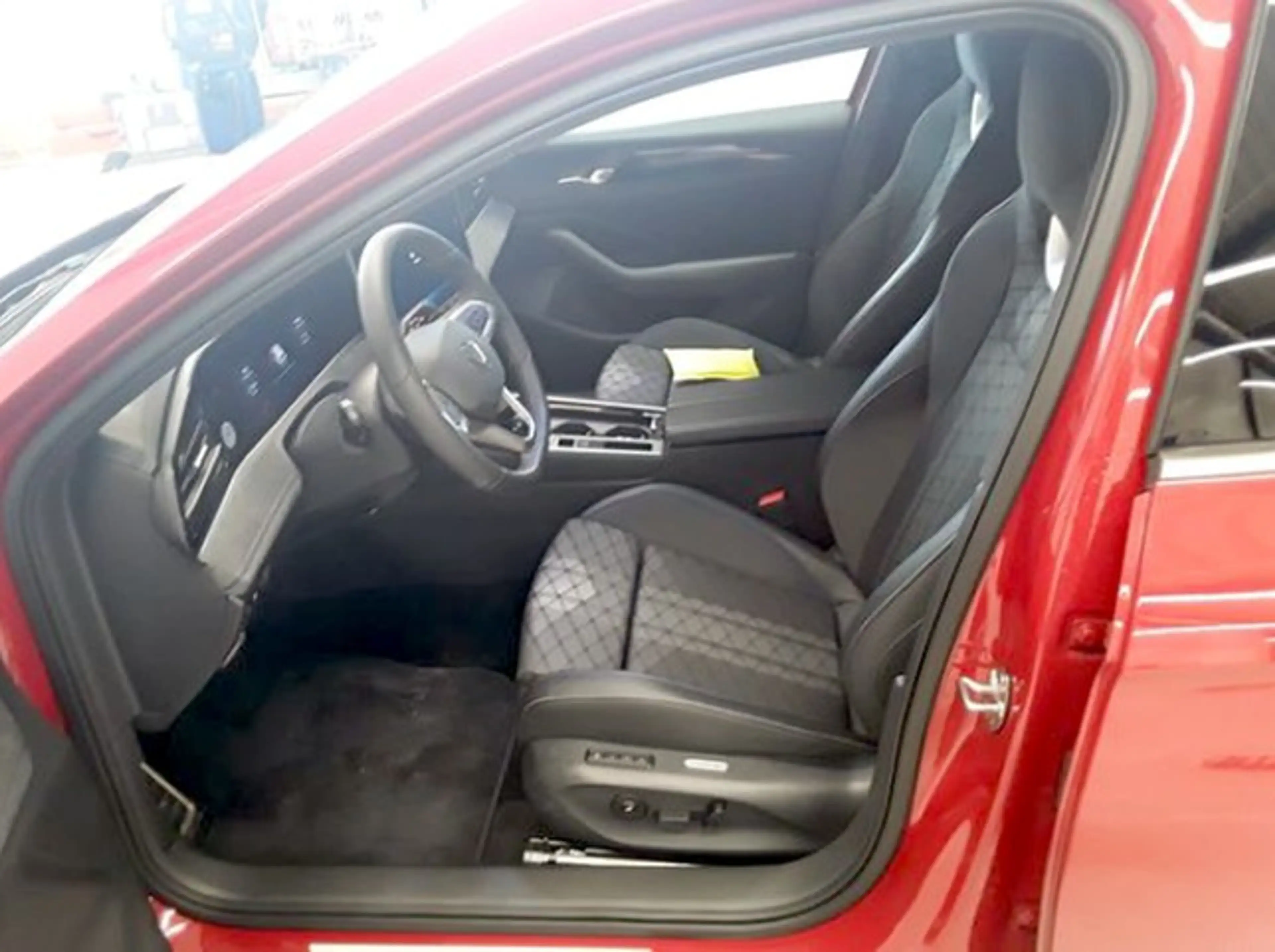 Volkswagen Passat Variant 2.0 TSI 4Motion R-LINE STANDHZG AHK AREAVIEW DC... — photo 3