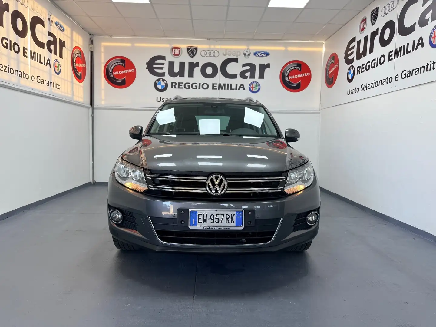 Volkswagen Tiguan Tiguan 2.0 TDI 140CV 4MOTION DSG Sport & Style Gris - 2