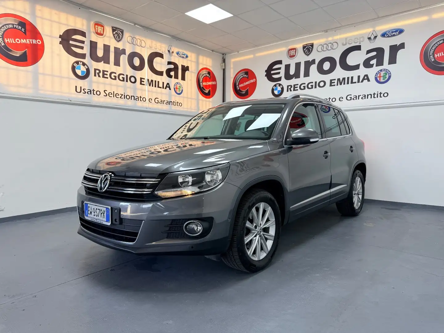 Volkswagen Tiguan Tiguan 2.0 TDI 140CV 4MOTION DSG Sport & Style Gris - 1