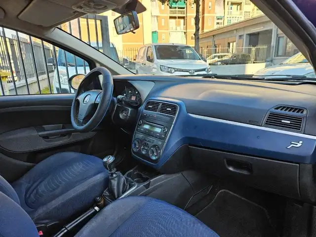 Fiat Grande Punto view 8