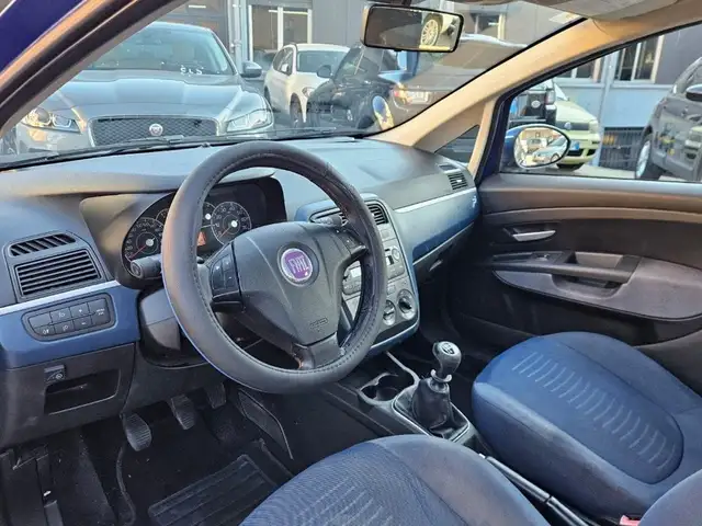 Fiat Grande Punto view 4