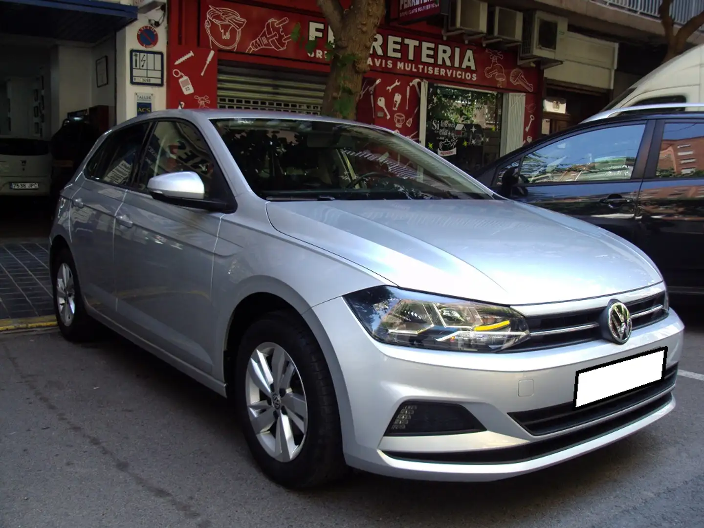 Volkswagen Polo 1.0 TSI Advance 70kW Silber - 2