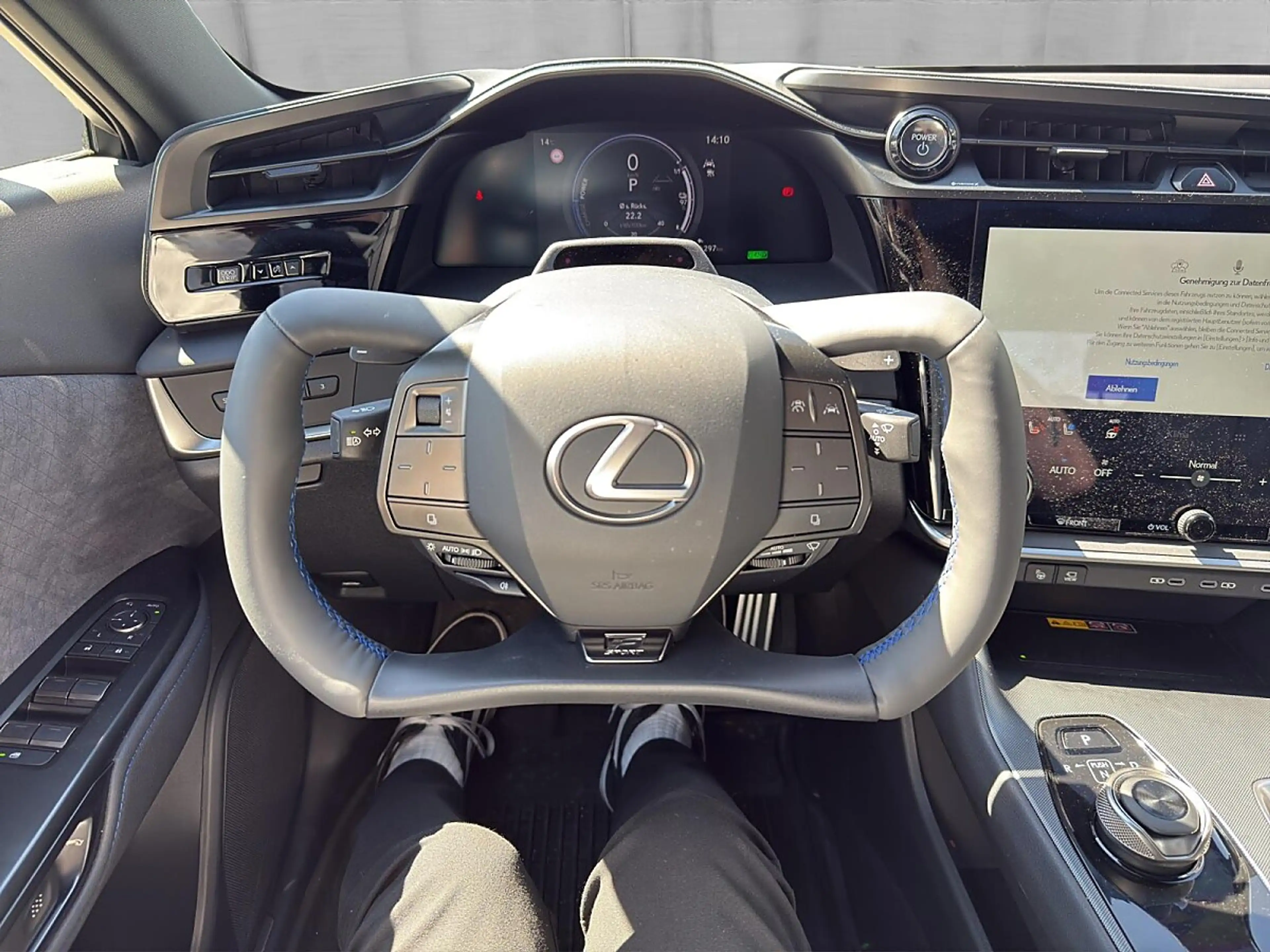Lexus RZ 550e F Sport 77kWh Direct4 — photo 12