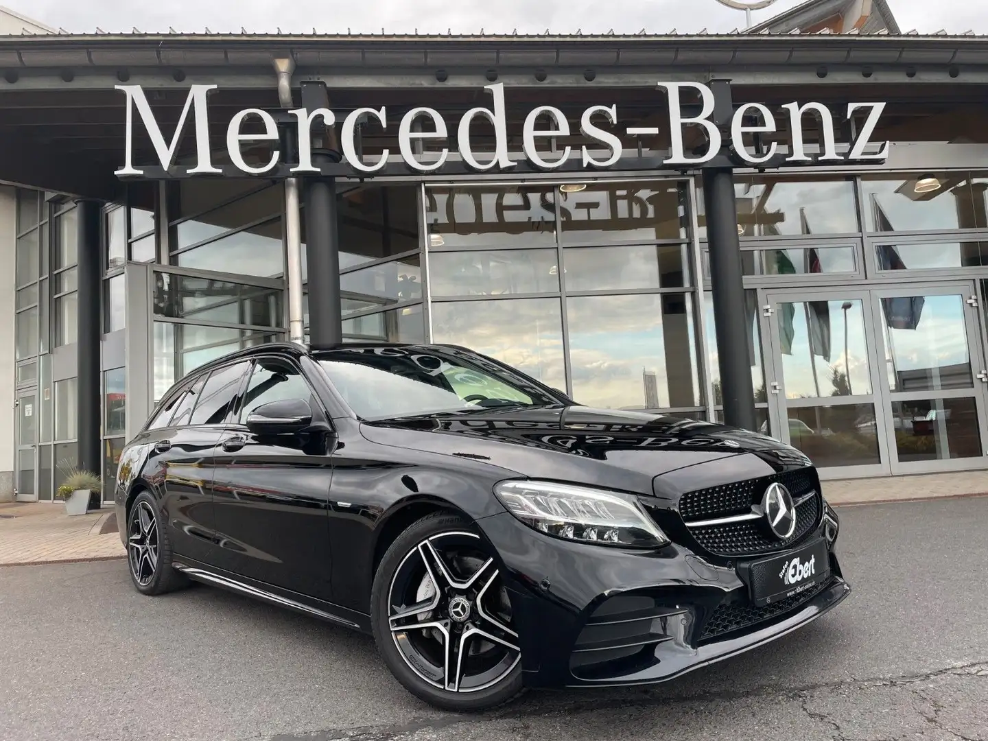 Mercedes-Benz C 220 d NightEdition+AMG+Distr+SportfahrW+RFK Zwart - 1