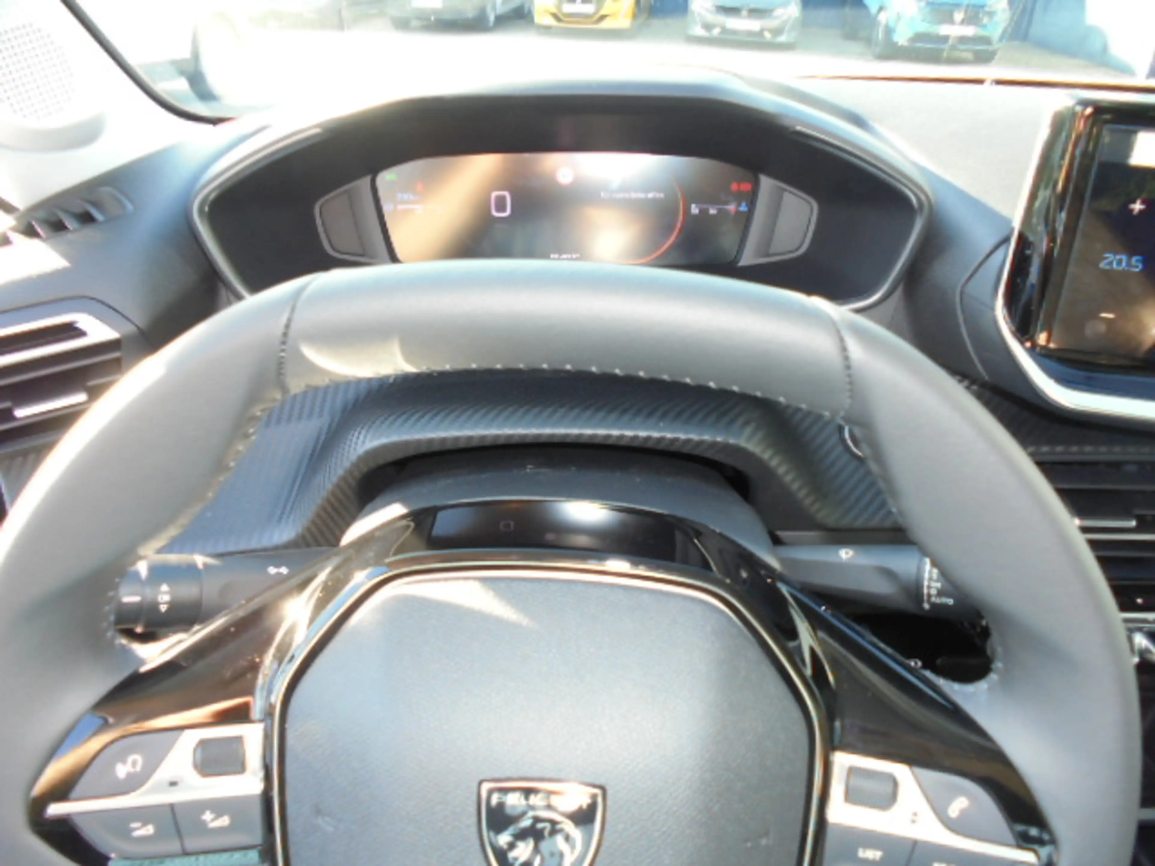 Peugeot 208 ALLURE TURBO 100 — photo 14
