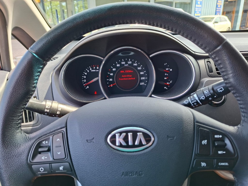 Kia Rio 1.2 CVVT SUPER PACK AIRCO LMV PDC CARPLAY — photo 9