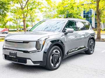 Land w/Premium Package | NAV | LEATHER |  SUNROOF