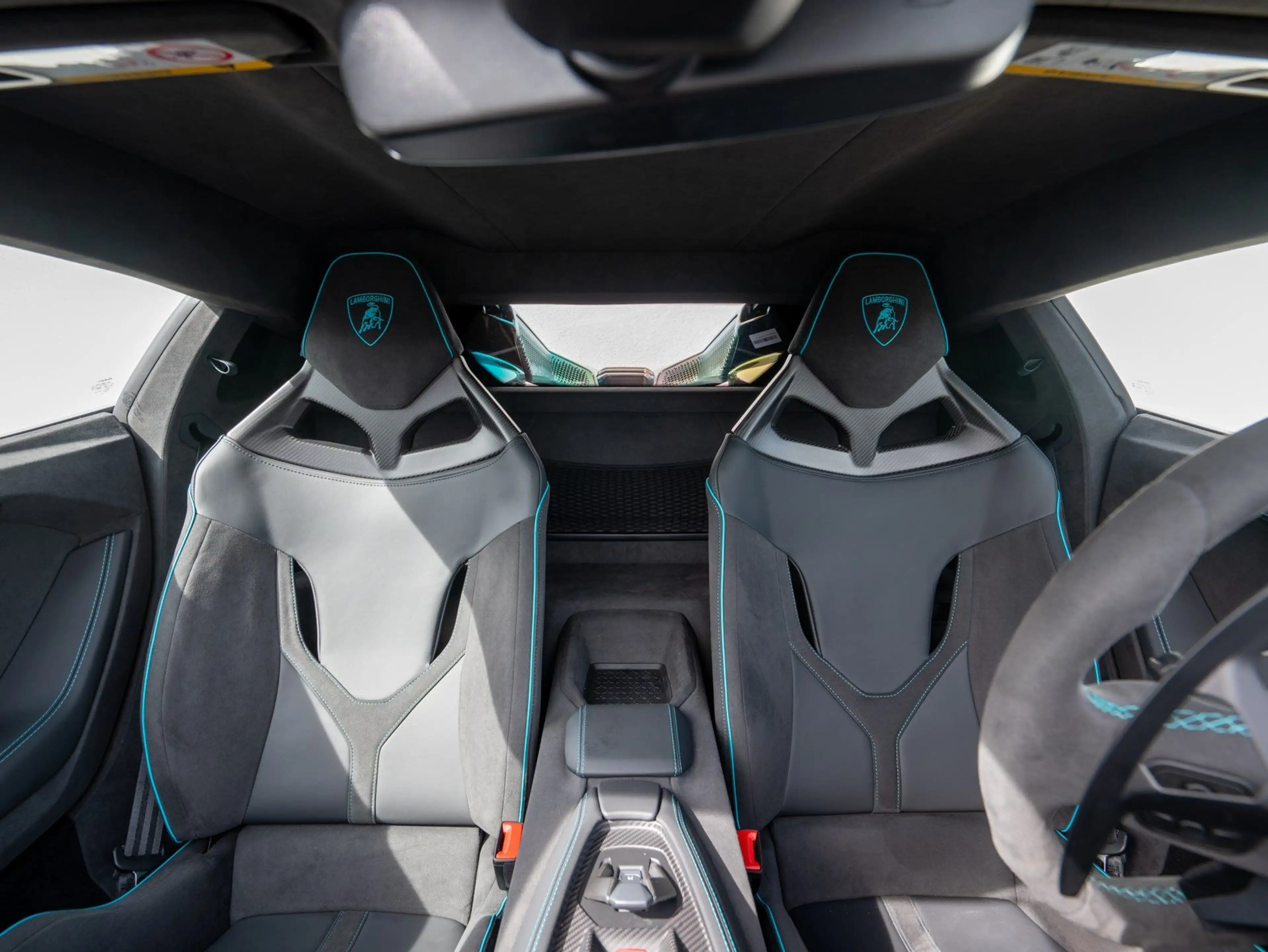 Lamborghini Revuelto AD PERSONAM | CARBON | PASSENGER-DISPLAY | FULL-AS — photo 11