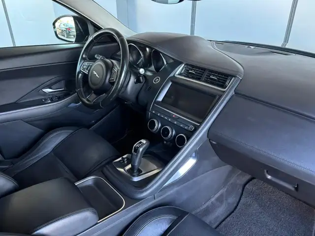 Jaguar E-Pace view 8
